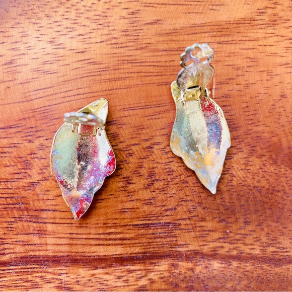 70s/80s Vintage Gold Tone Wing Clip-on Earrings - Picture 7 of 8